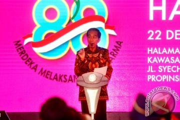 Presiden sematkan pin "He for She"