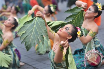 Masyarakat Denpasar antusias melepas matahari 2016