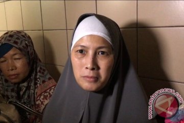 Ibu korban Pulomas saling menyemangati