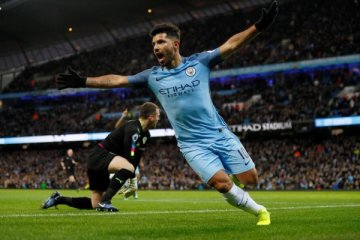 Aguero absen dua pekan karena cedera lutut