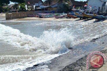 10 perahu nelayan Situbondo hancur dihantam gelombang tinggi