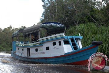 KM Agil rute Wakatobi-Kendari nyaris terbalik akibat cuaca buruk