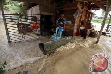 Jembatan di Singkil jebol akibat banjir