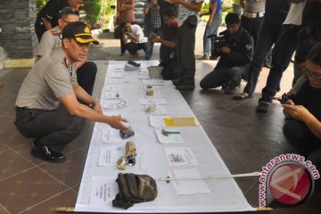 Polisi tangkap pria diduga pemilik bahan peledak di apotek Magelang