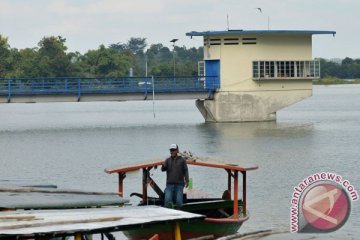 Stok air Waduk Pacal Bojonegoro menipis