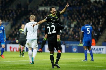 Chelsea tekan Manchester United usai kalahkan Huddersfield 3-1