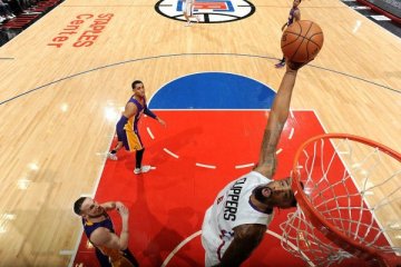 Clippers atasi Lakers 115-104, Doc Rivers raih kemenangan ke-800