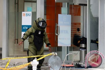 Aparat Gegana amankan paket mencurigakan di ATM Ambon