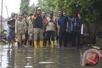 Wagub: pastikan kesehatan warga terdampak banjir Pasuruan