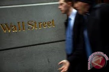 Wall Street ditutup menguat didukung data ekonomi dan laba perusahaan