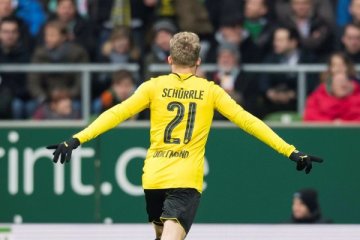 Dortmund atasi 10 pemain Bremen 2-1