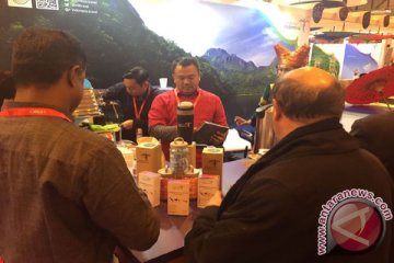 Minuman tradisional Indonesia di FITUR Madrid