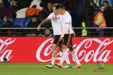Valencia dekati Barcelona usai tekuk Espanyol 2-0