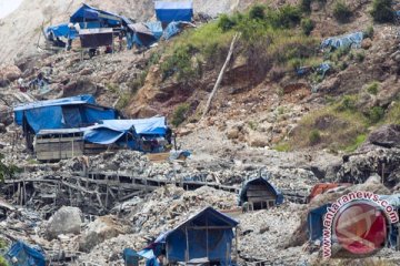 Penambang Gunung Botak diultimatum satu bulan