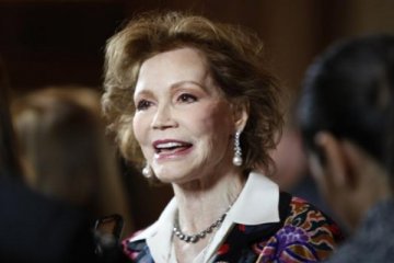 Aktris legendaris Mary Tyler Moore tutup usia