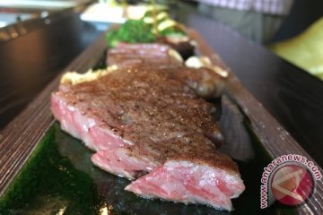 Mencicipi empuknya daging sapi Matsuzaka (video)