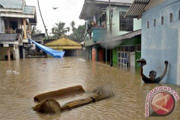 Banjir rendam ribuan rumah di Manado