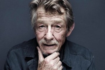 Aktor veteran Inggris John Hurt tutup usia