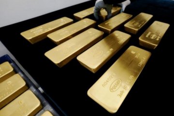 Harga emas turun terpengaruh pasar ekuitas