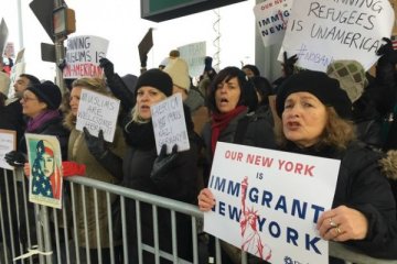 300 orang protes "Muslim Ban" dari Trump