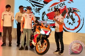 Marquez-Pedrosa perkenalkan CBR250RR Repsol Edition (video)