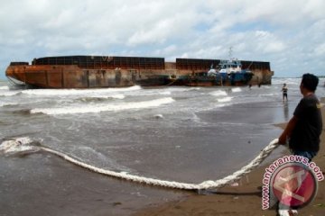 TERDAMPAR AKIBAT CUACA BURUK