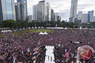 Ahok-Djarot titip TPS ke penonton #KonserGue2