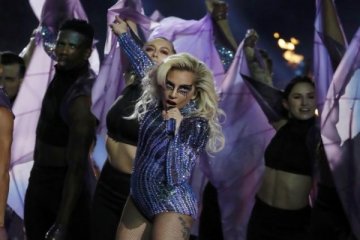 Pemutaran film Lady Gaga diganggu halilintar
