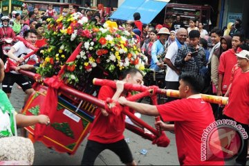 Barongsai, ondel-ondel sampai reog di pawai Cap Go Meh Bekasi