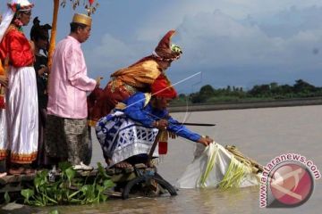 UPACARA ADAT TOLAK BALA