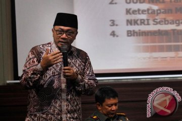 Ketua MPR berzakat lewat Baznas