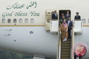 42 penerbangan terganggu akibat kedatangan Raja Salman