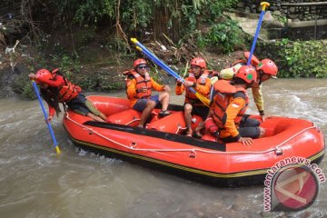 Sedang mandi di sungai, seorang santri hanyut di Kali Bolong, Magelang-Jateng