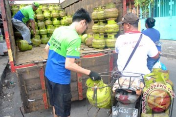 Pertamina pasang peringatan sablon "miskin" pada elpiji 3 kg