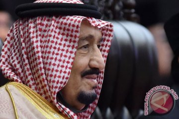 Raja Salman melangsungkan shalat Jumat di hotel
