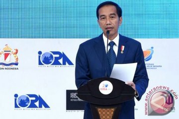 Presiden Jokowi bagi pengalaman bisnis furnitur di IORA