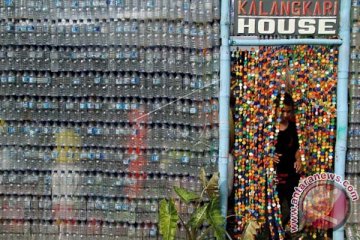 RUMAH LIMBAH PLASTIK