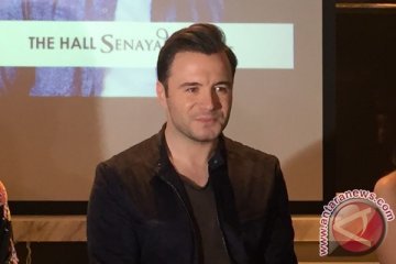 Garap album ketiga, Shane Filan kolaborasi dengan penyanyi Indonesia?