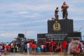 Monumen TNI AL tambah pesona Pantai Gondariah Pariaman