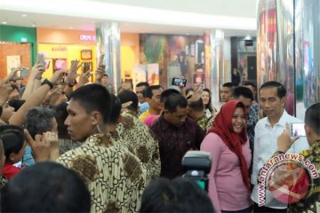 Presiden Jokowi: Sektor pelayanan perlu perbaikan