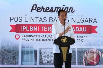 Presiden bagikan KIP dan KIS di perbatasan Kalimantan Barat