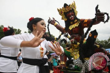 Bupati buka festival ogoh-ogoh terbesar di Lampung