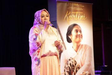 Melly Goeslaw berharap bioskop dipenuhi perempuan berkebaya