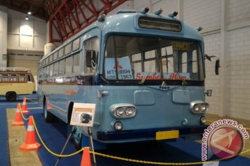 Ada pameran pameran bus klasik dan unik di  Kemayoran