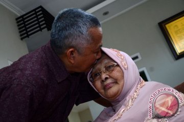 Menantu gugat ibu Rp1,8 M akan ajak mertua ke luar negeri