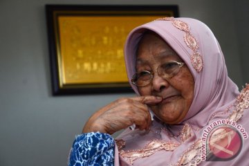 Mahasiswa Garut gelar aksi dukungan untuk ibu yang digugat anaknya