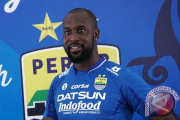 Hadapi Arema, Persib tak akan mainkan Essien dan Cole bersamaan