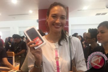 Alasan Nadine Chandrawinata dan Cathy Sharon pilih iPhone 7 dibanding Android
