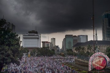 Massa aksi 313 bergerak menuju Istana Kepresidenan