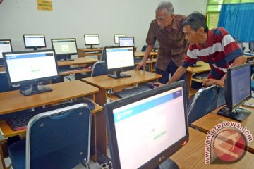 Siswa SMK Yapis doa bersama jelang UNBK